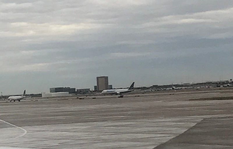 Illustration for article titled Interesting Things on the DFW Tarmac This Morning